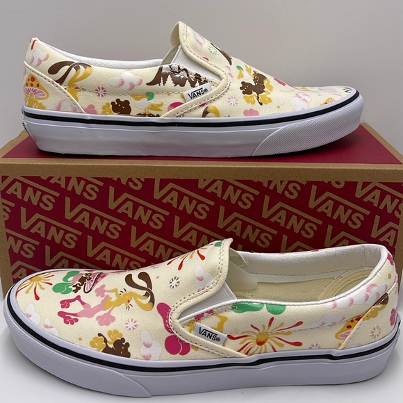 Vans Men’s Classic Slip-On Get Outdoors Classic White 
VN000BVZFRL Sneakers - Picture 2 of 16